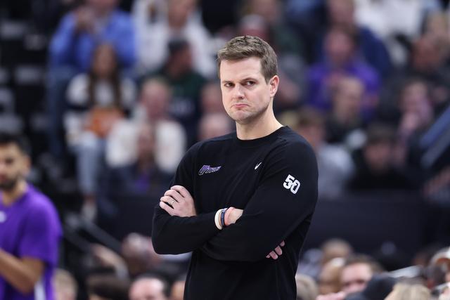 浙江队为余嘉豪注册 队内仅吴前一人身背顶薪