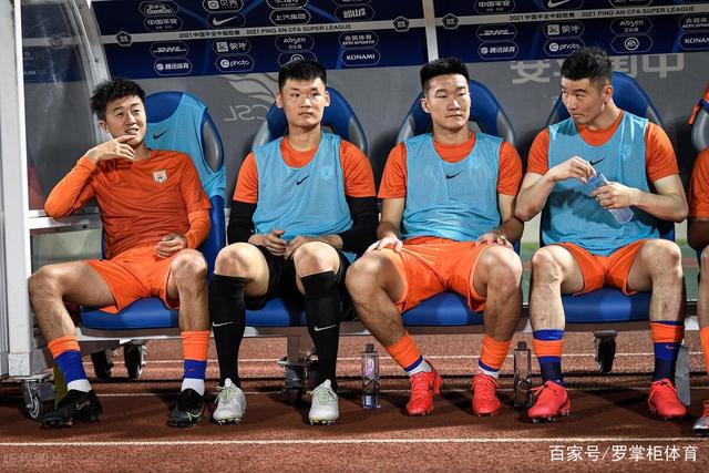 诺伊尔肋骨受伤，下周欧冠拜仁对阵巴黎出战成疑